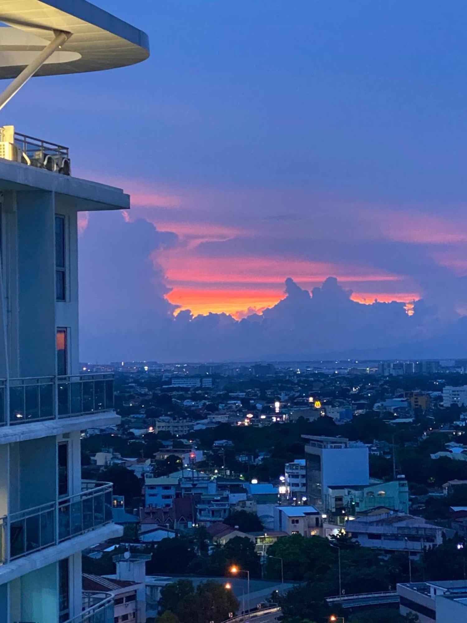 The Bahamas & Maldives Suites At Azure Residences Paranaque 15 Mins Manila Airport T3 Exteriör bild